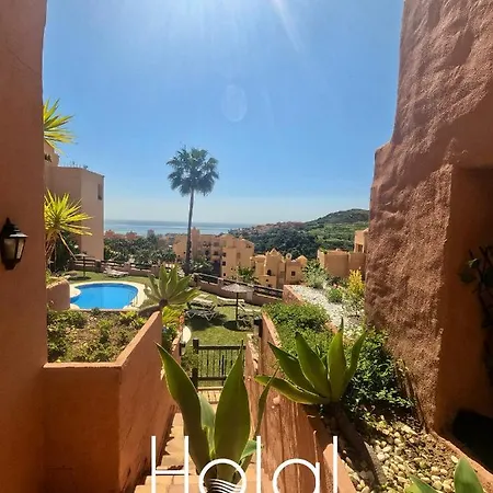 Hola! At Coto Real דירה
