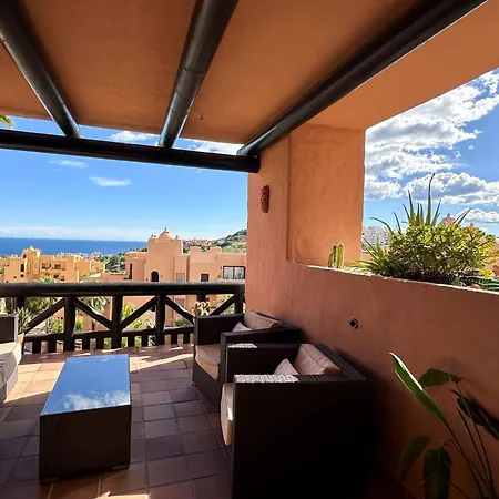 Apartment Hola! At Coto Real